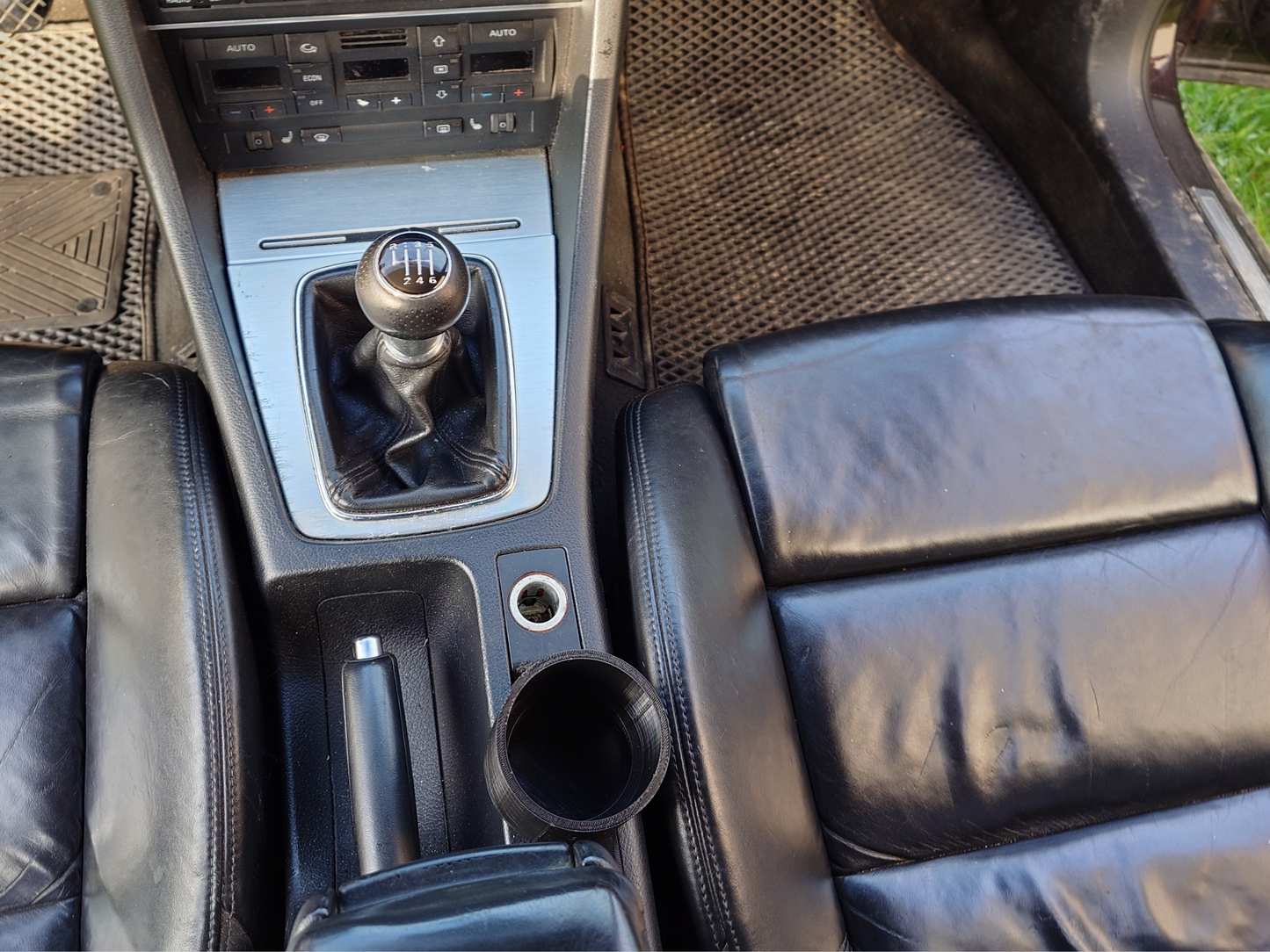 Audi A4 B6 B7 single cup holder top view