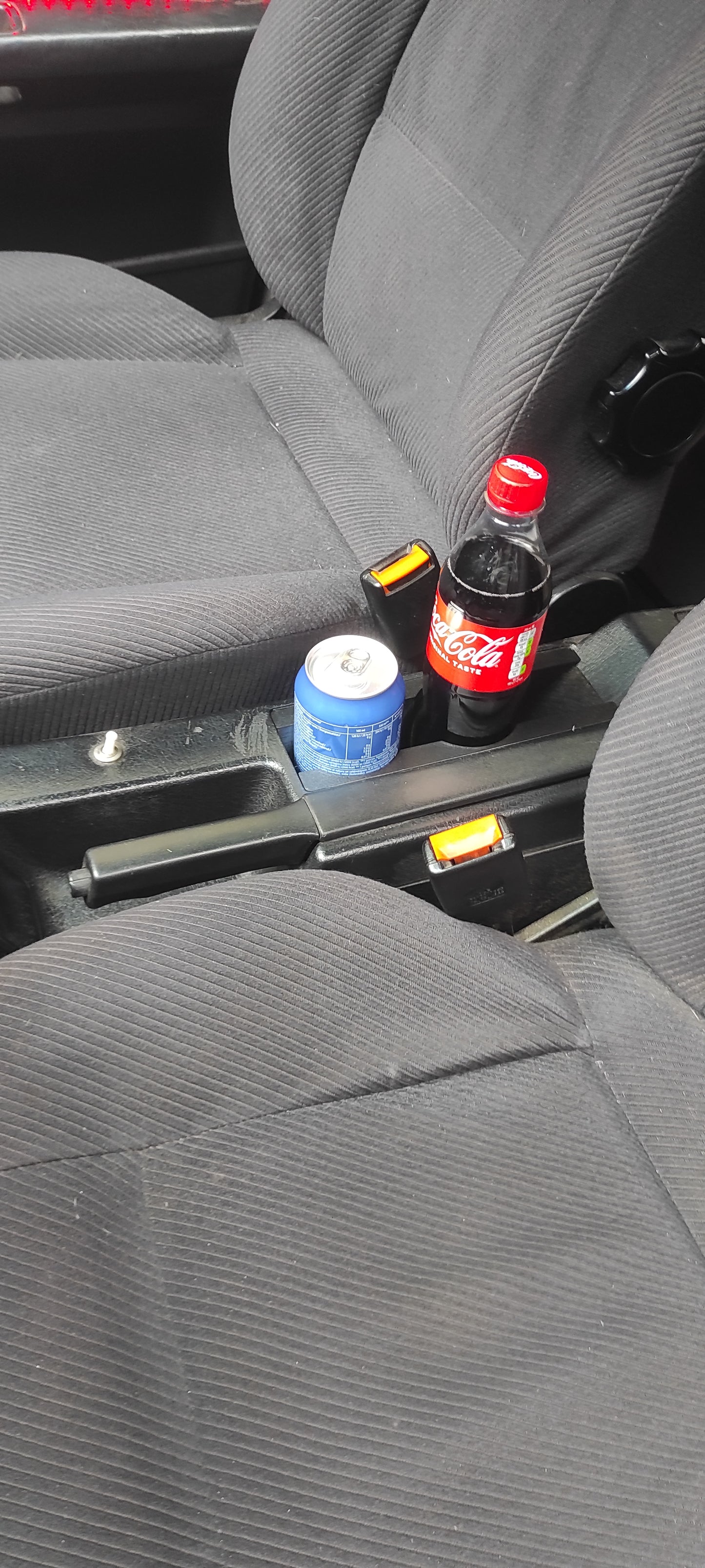 Audi 80 90 coupe S2  cup holders installed with drinks
