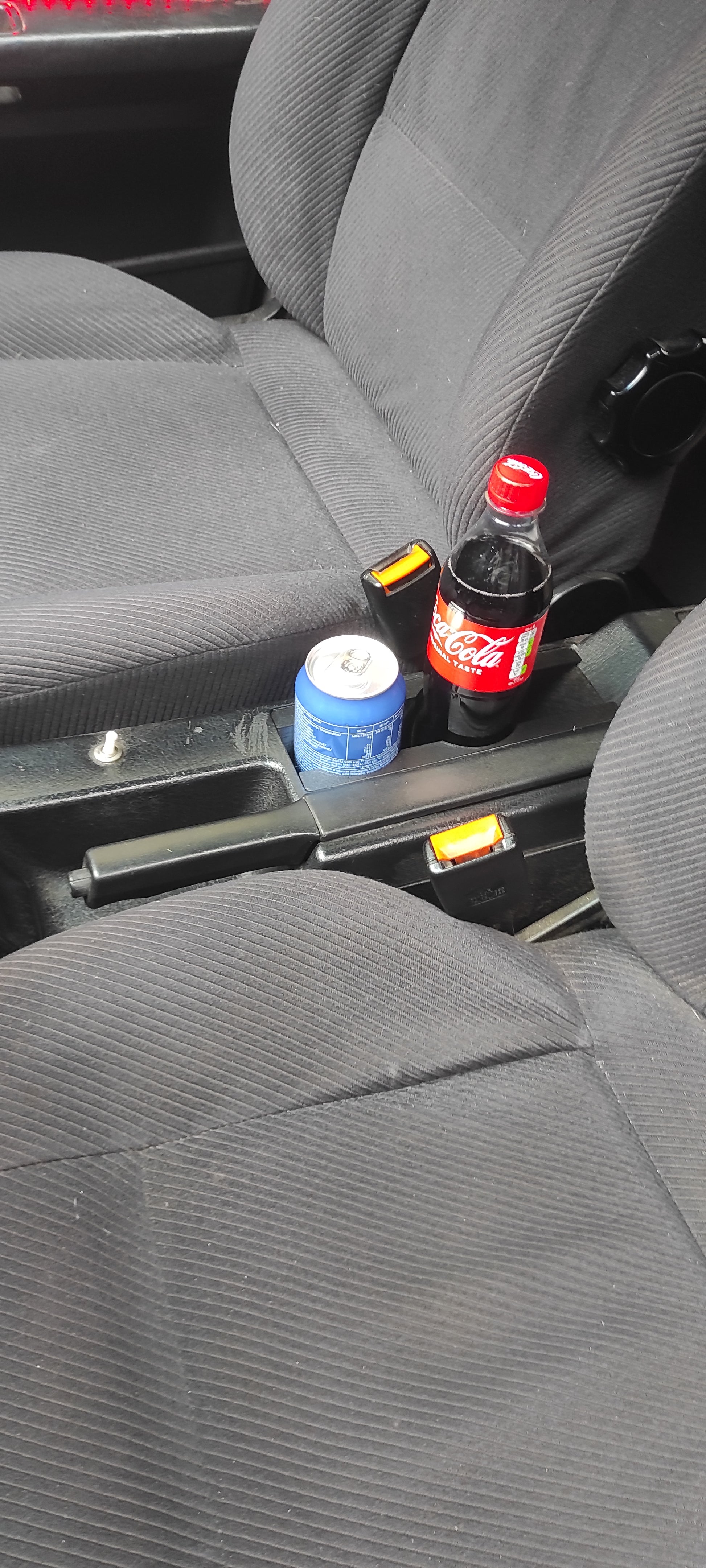 Audi 80 90 coupe S2  cup holders installed with drinks