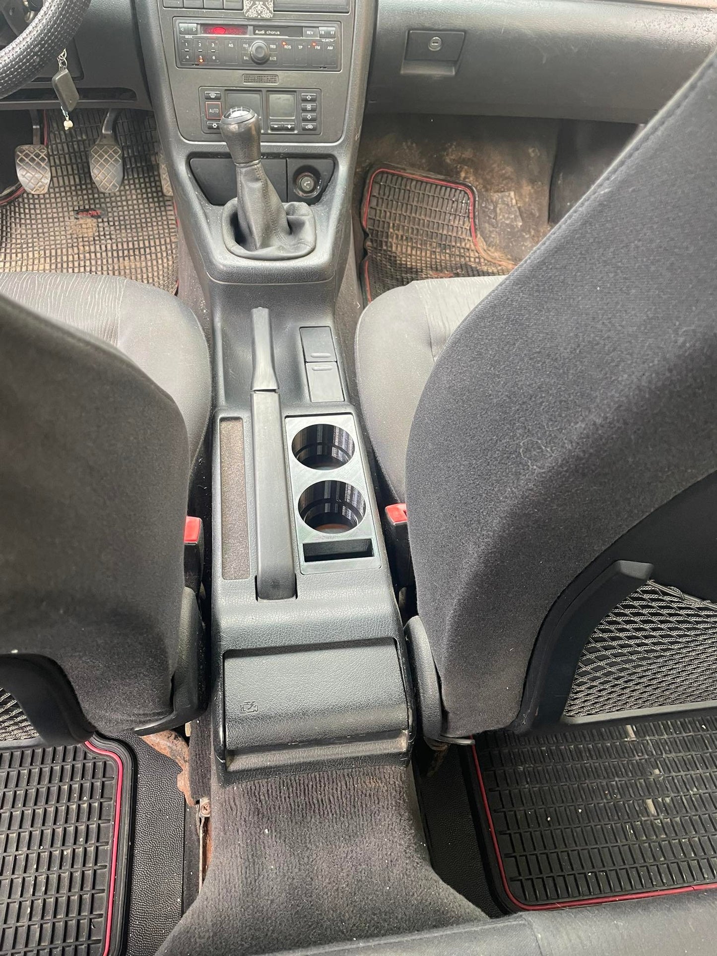Audi A4 B5 cup holders center of view