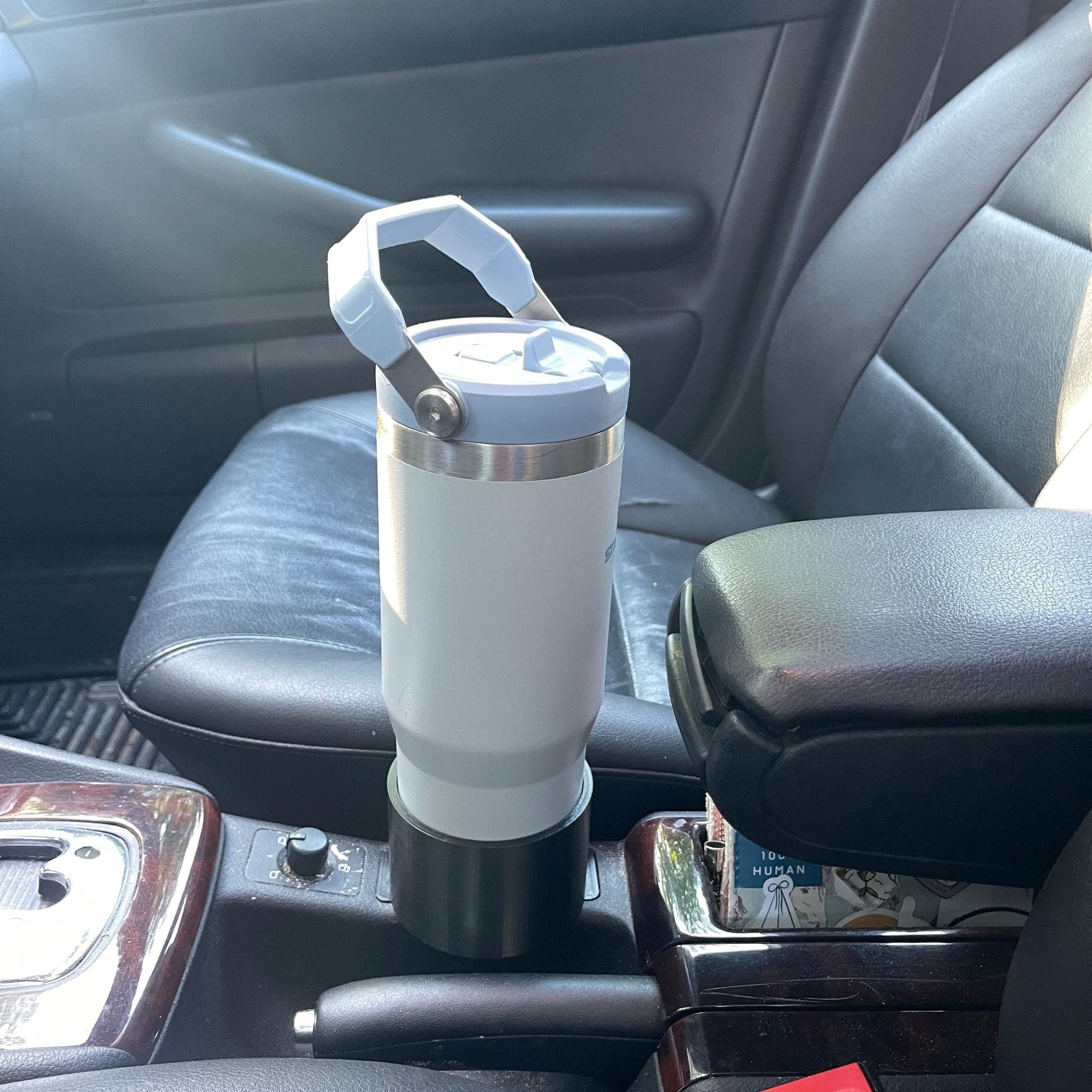 Audi A6 C5 single large cup holder holding stanley