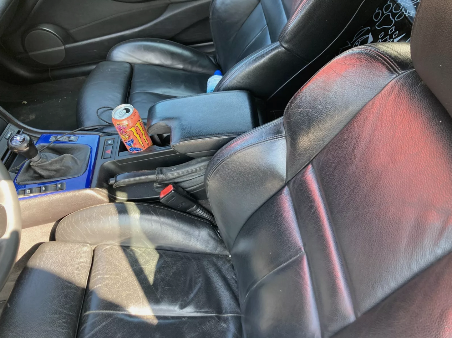 BMW E46 cup holder with can