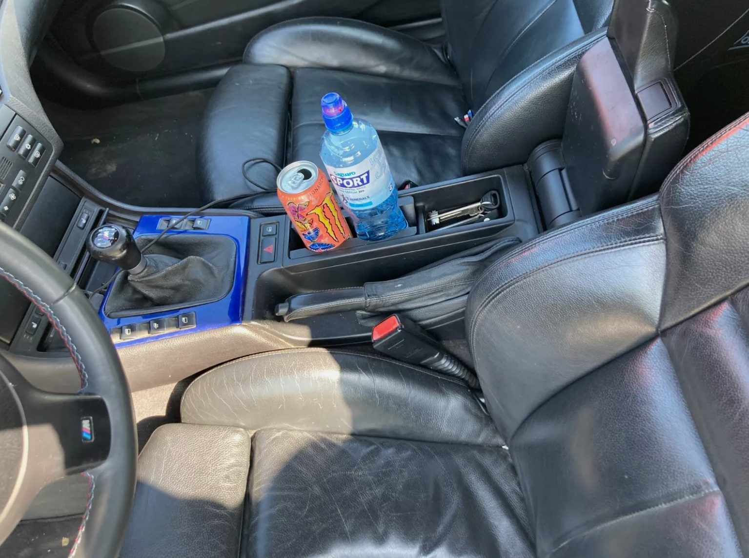 BMW E46 cup holder with drinks