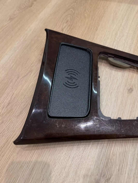 BMW E90/E91/E92/E93 Wireless Phone Charger installed 2