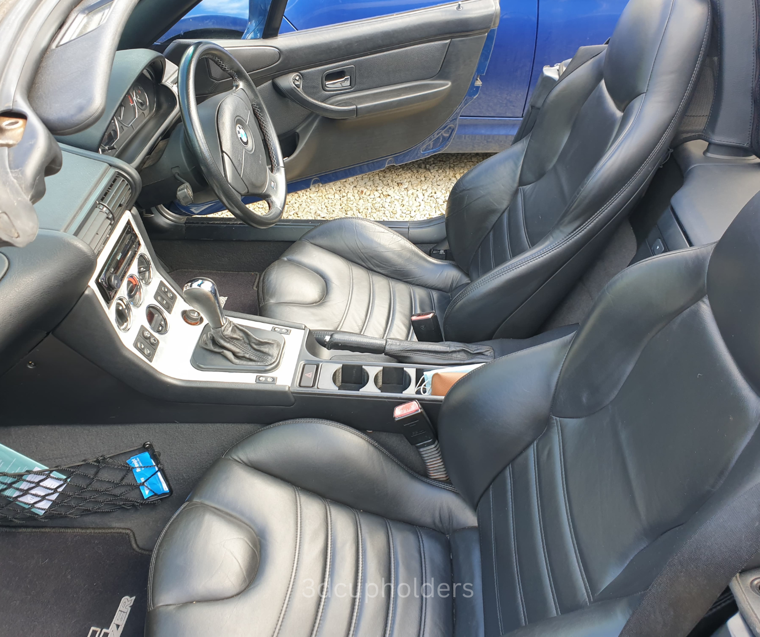 BMW Z3 cup holders installed