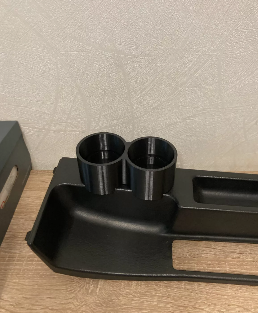 E30 cup holders in center console