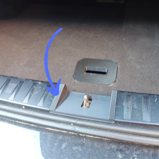 E91 trunk latch cover