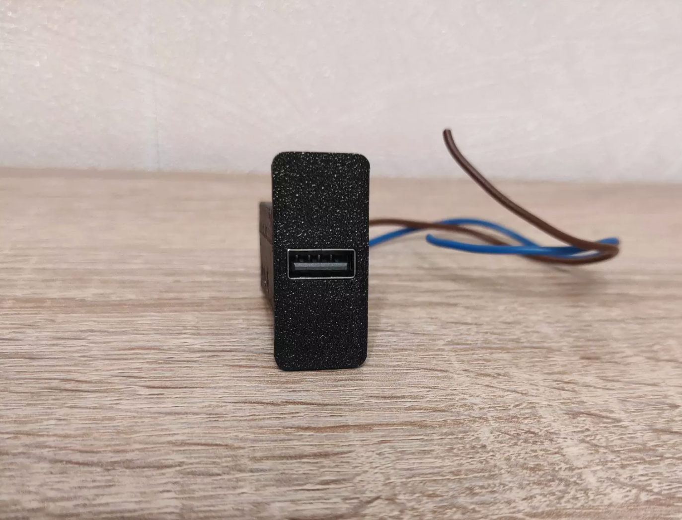 BMW Z3 PreFL (1996-1999) Fast USB Charger Button cover