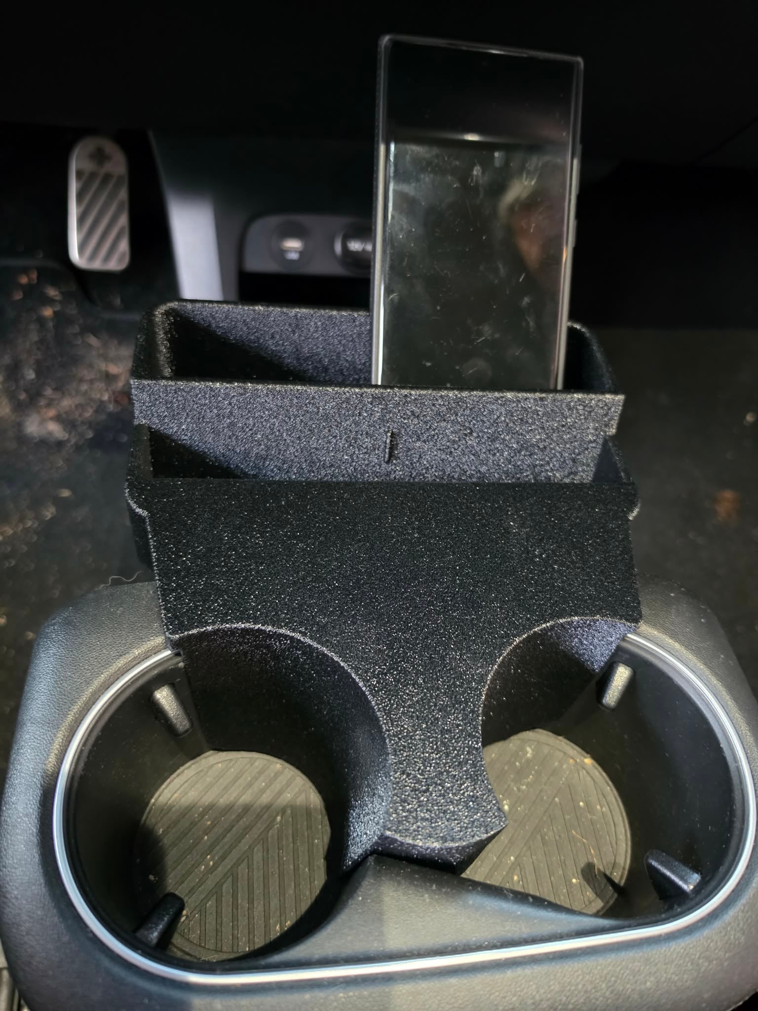 Hyundai Ioniq 5 2022-2024 center console cup holder organizer installed between front seats